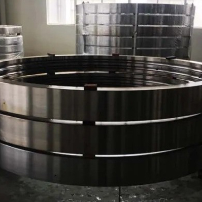 SAE 4140 SAE 4340 OD 3000 mm naadloos gesmeed staal gerolde ring die industriële metalen ringen smeedt